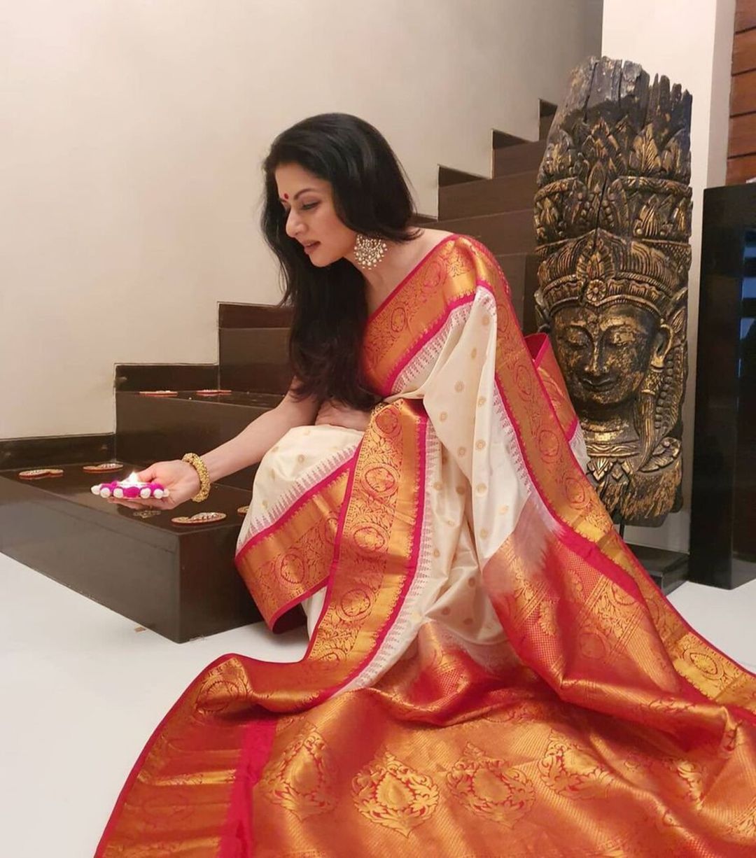 White Red Banarasi Silk Saree With Rich Zari Border