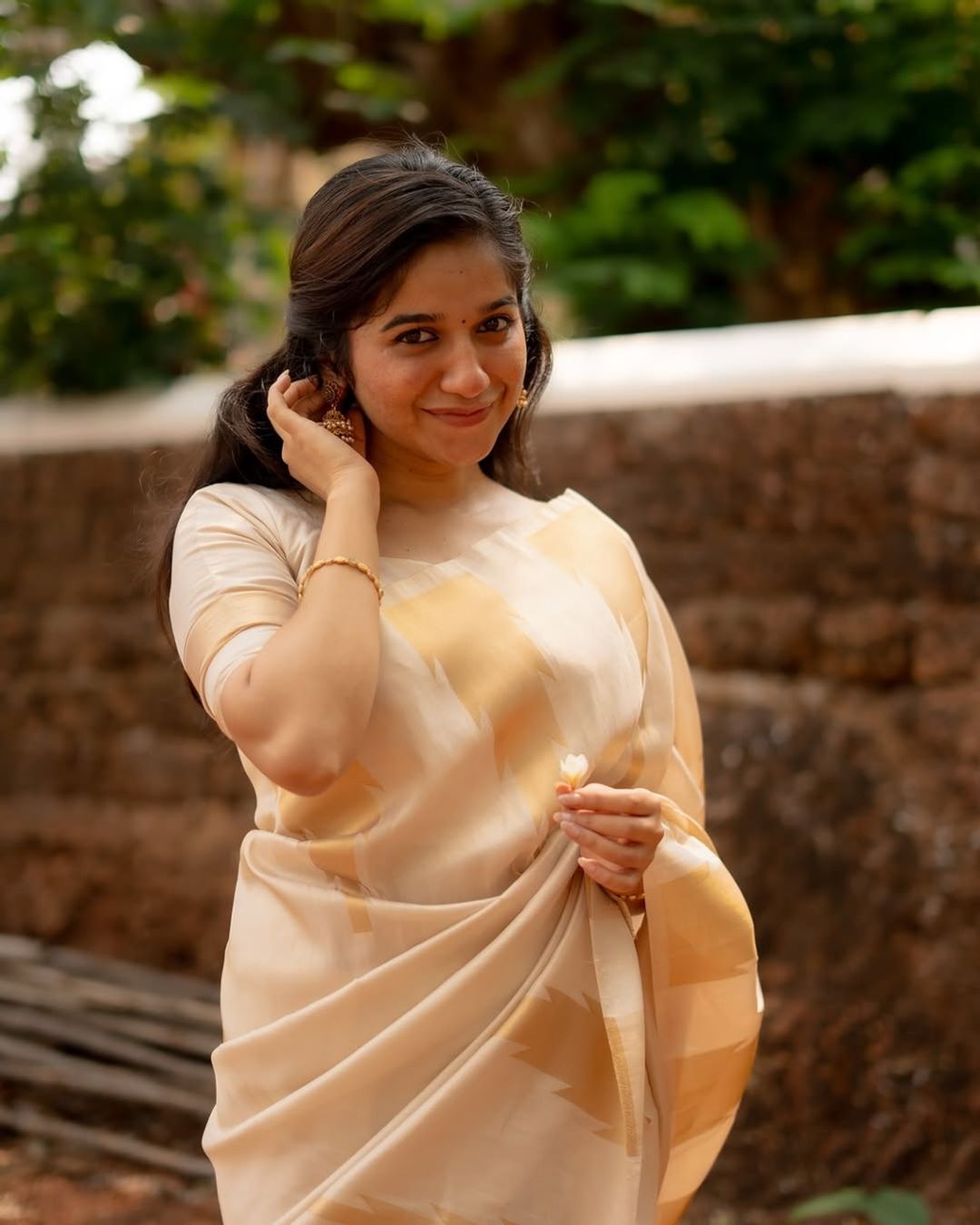 Cream Banarasi Soft Silk Saree with Elegant Zari Design