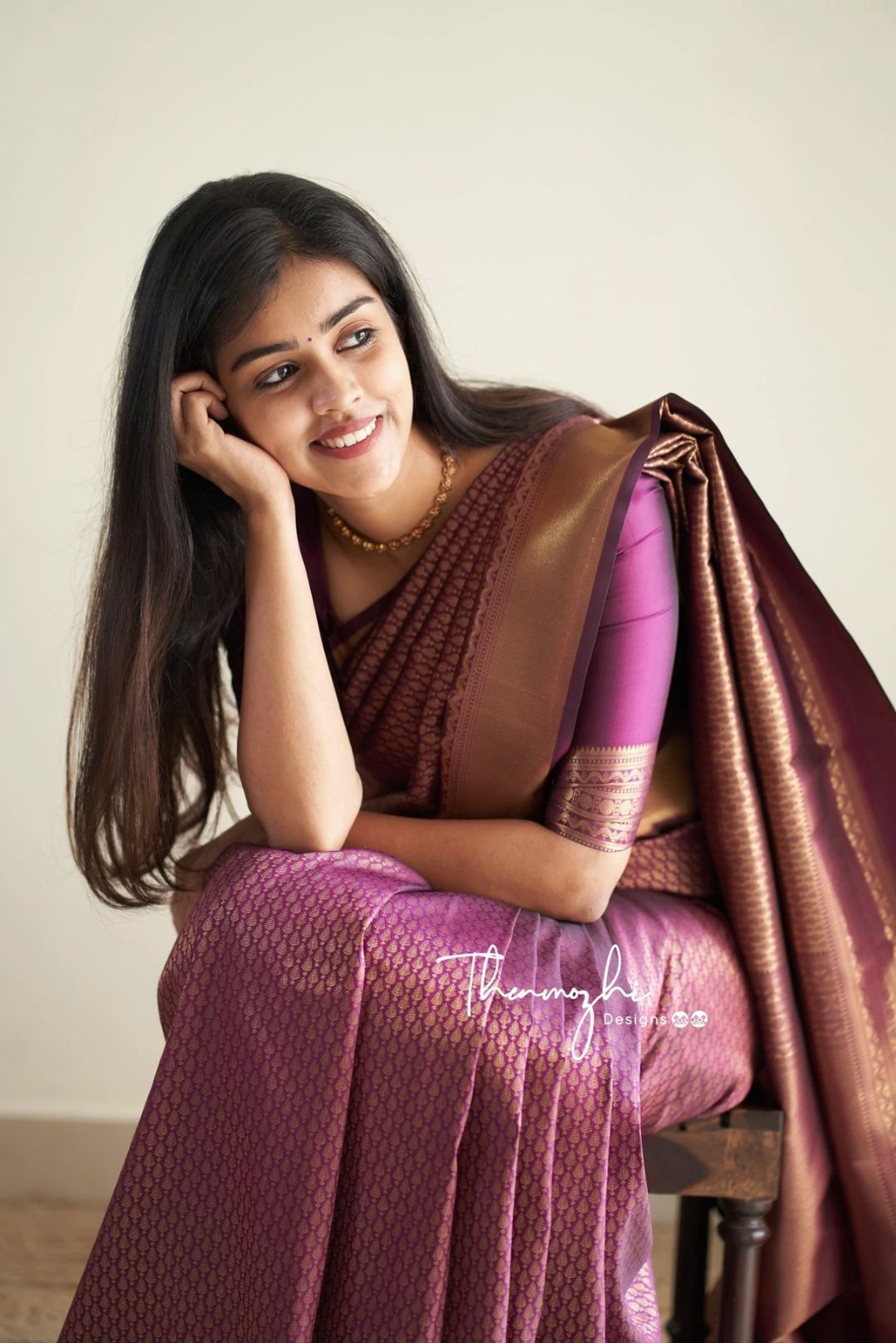 Elegant Mauve Banarasi Silk Saree with Regal Zari Detailing
