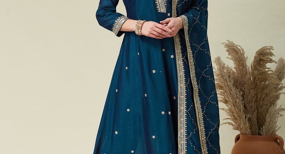 Aari Work Salwar Suits for Women Who Notice the Small Details