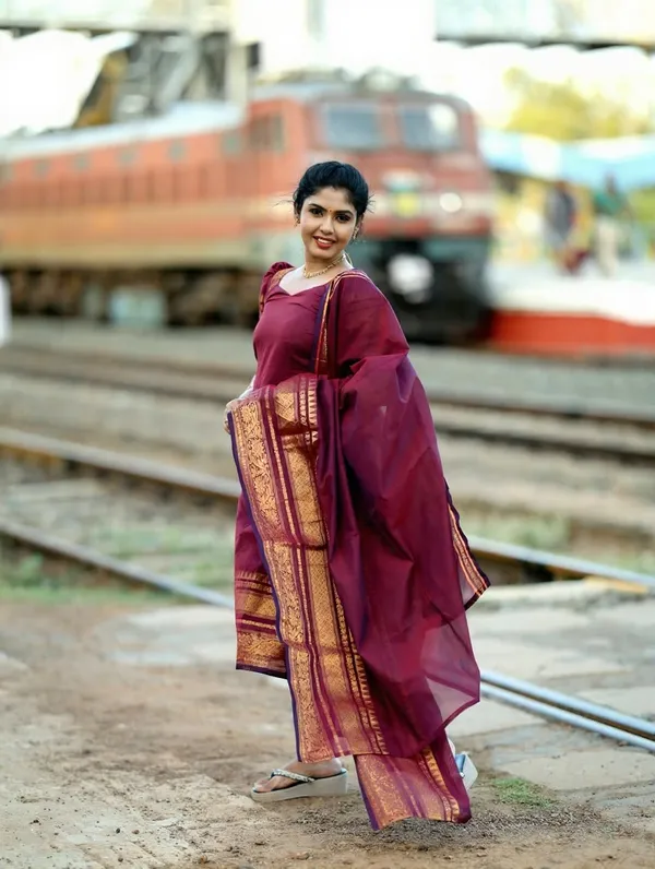 Maroon Ethnic Weave Kurti Set with Elegant Dupatta