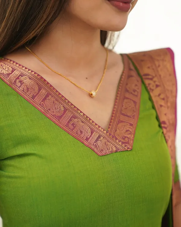 Green Elegant Traditional Kurti Set