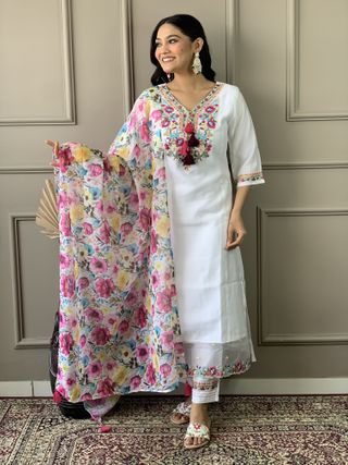 White Chanderi Embroidered Kurta Set with Organza Dupatta