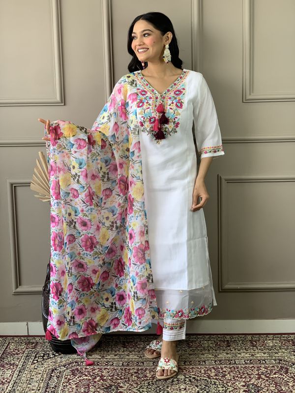 White Chanderi Embroidered Kurta Set with Organza Dupatta