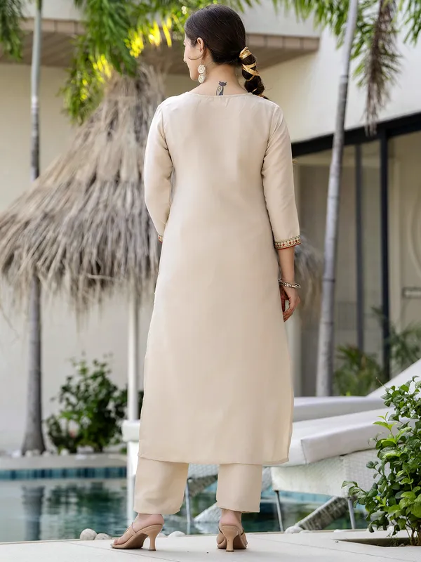 Chiku Embroidered Kurti Pant Dupatta Set Online