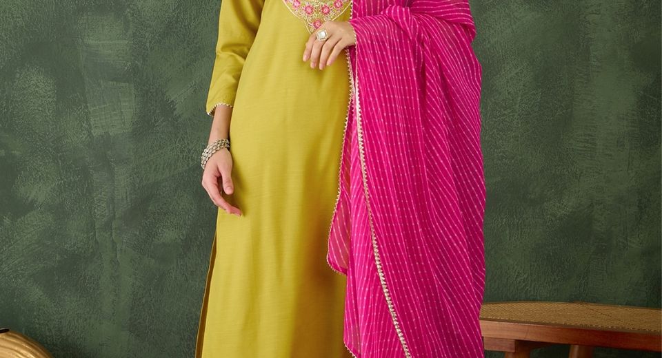 Which Kurti Cuts and Lengths Suit Petite Women? A Proportion-Led Styling Guide