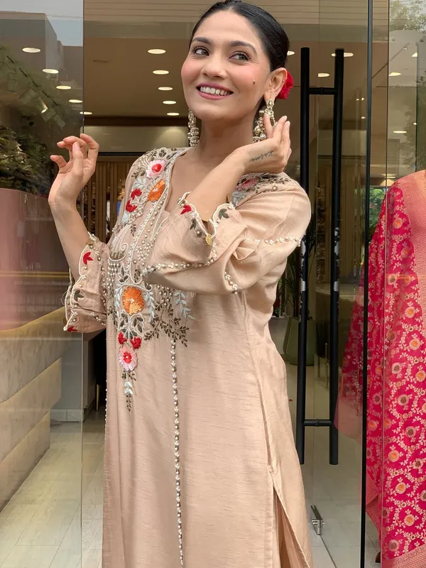 Cream Chanderi Embroidered Kurta Set with Dupatta