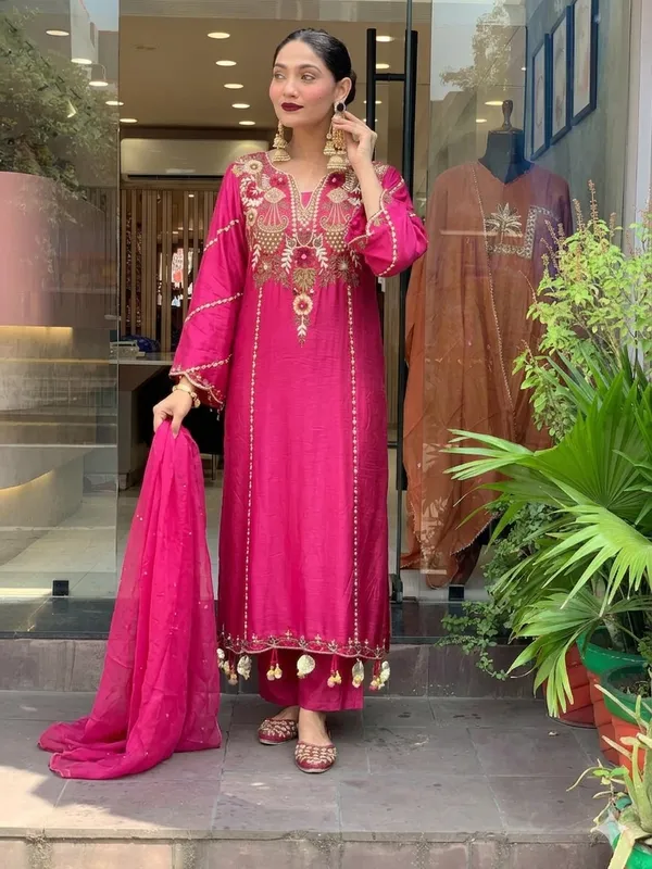 Rani Pink Chanderi Embroidered Kurta Set Dupatta