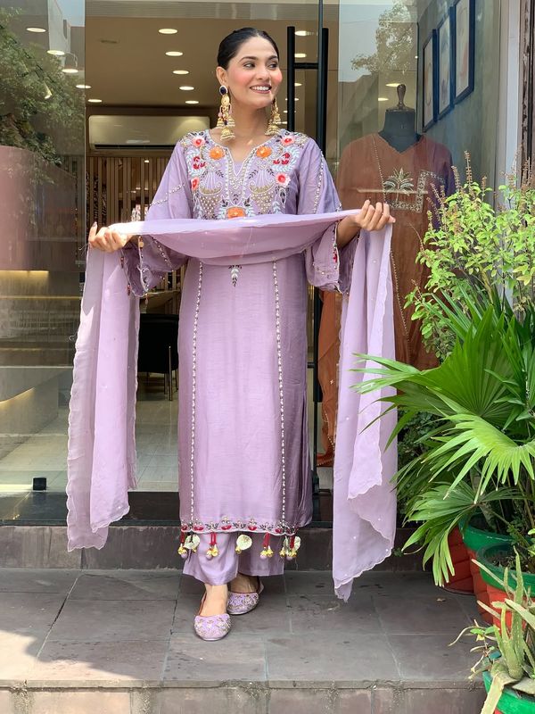 Lavender Chanderi Embroidered Kurta Set with Dupatta