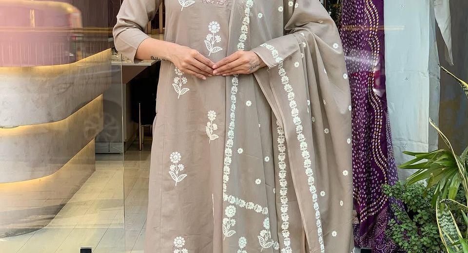 Which State Is Famous for Bandhani Suits? Gujarat’s Craft Story and Styling Guide