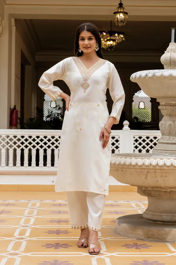 Cream Embroidered Chanderi Kurti Pant Dupatta Set