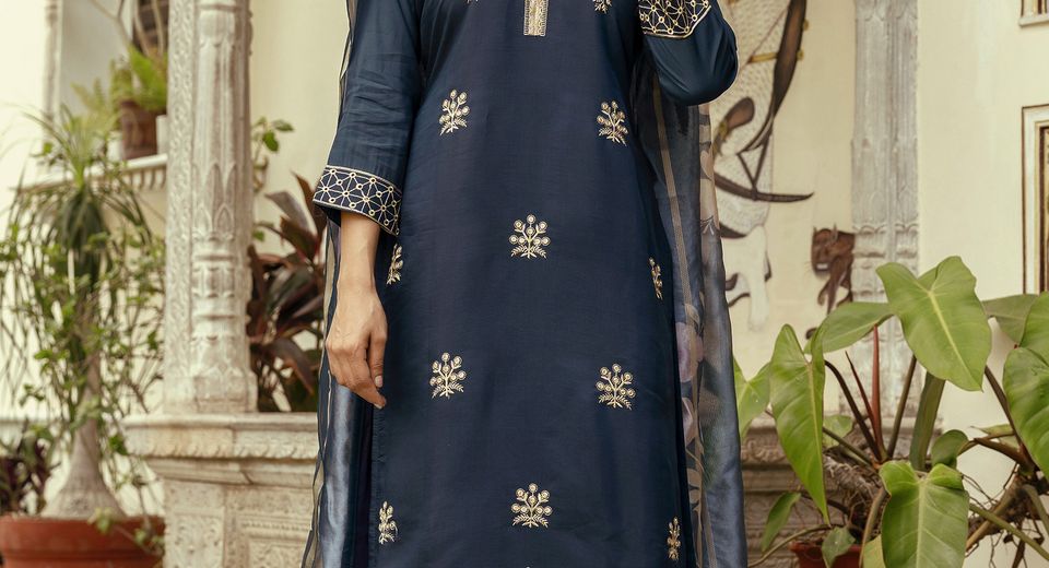 Why Long Kameez Styles Need More Walking Ease Than Short Kurtas