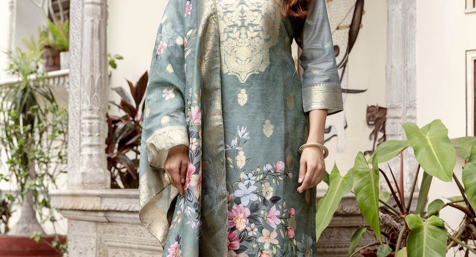 Which Looks More Balanced for Churidar vs Leggings With Long Kurtis?