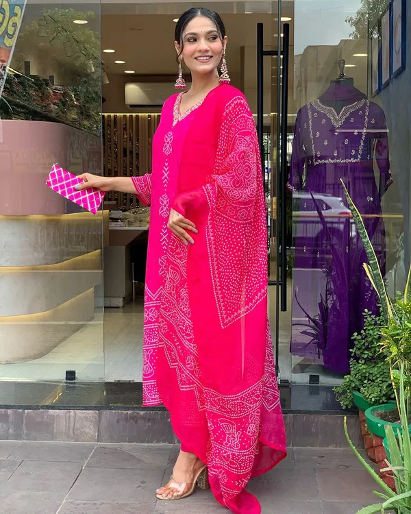 Rani Pink Crepe Embroidered Kurta Pant Dupatta Set