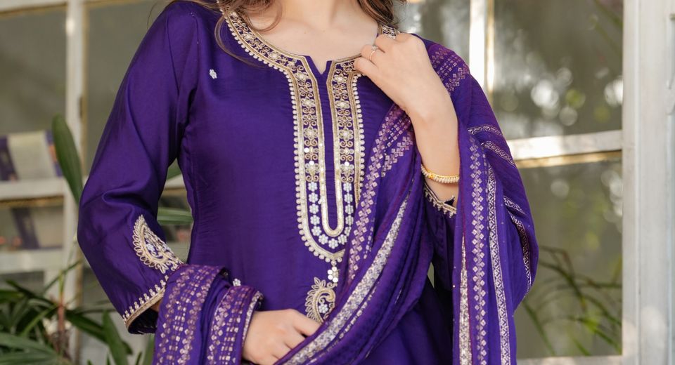 How to Choose a Dupatta for a Monochrome Kurta Set Without Losing the One-Colour Look