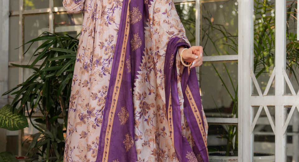 What to Look for in the Kurta Bottom and Dupatta for Pear-Shaped Bodies