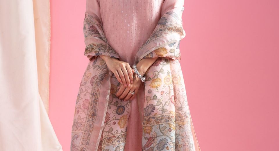 When to Wear Organza Salwar Suits and What the Fabric Feels Like