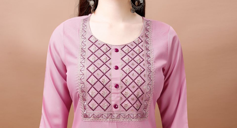 What to Look for in the Kurta Bottom and Dupatta for Fuller Busts