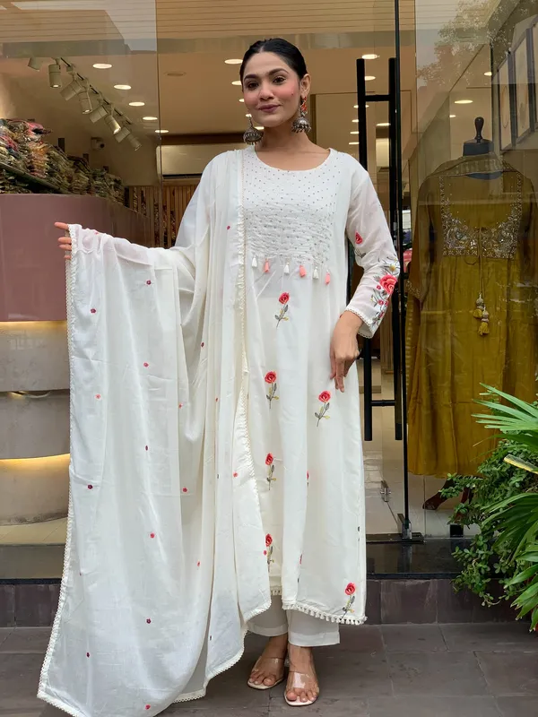 Ivory Floral Embroidered Chanderi Silk Kurta Set Women