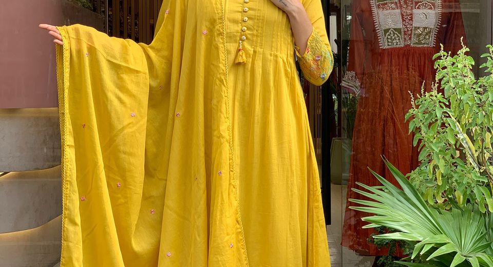 Kashmiri Salwar Suits: Traditional & Modern Wedding Styles That Feel Occasion-Right