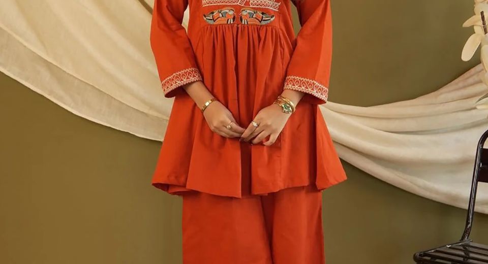 Bottoms Footwear and Lengths That Work With Flared Kurtis