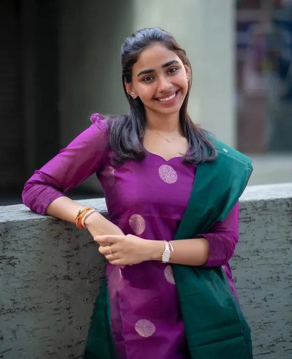 Purple Jacquard Weave Kurta Set with Green Dupatta