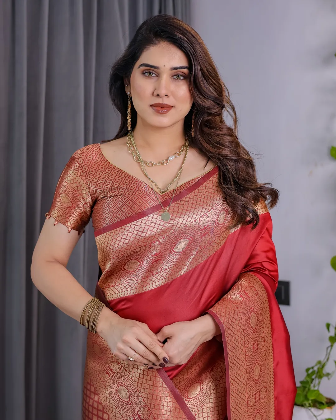 Red Banarasi Soft Silk Saree with Jacquard Zari Border