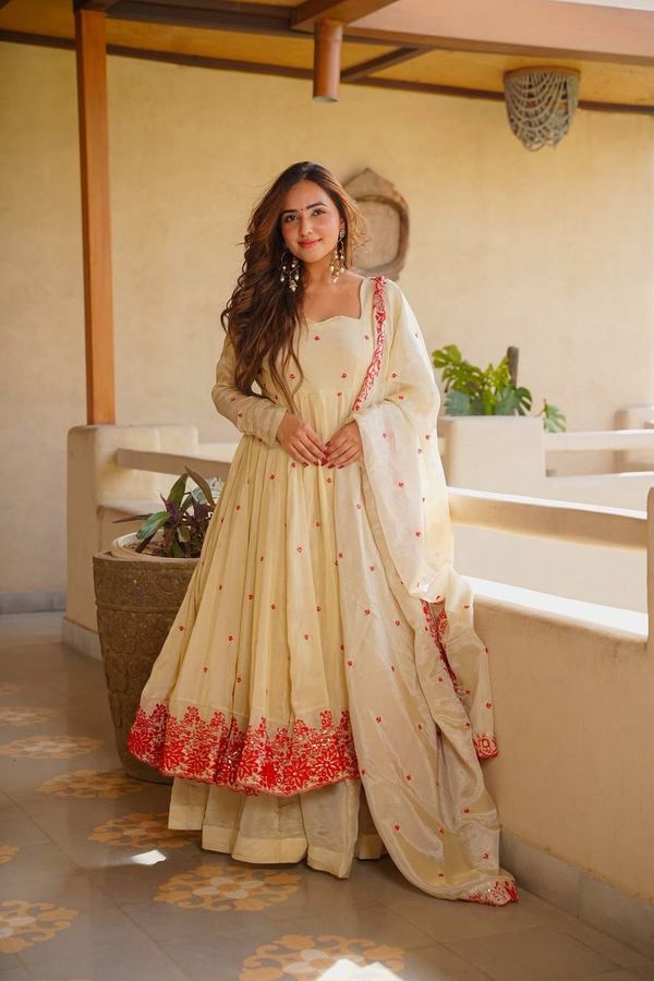 Cream Embroidered Silk Anarkali Suit Set with Sarara | Varnavi