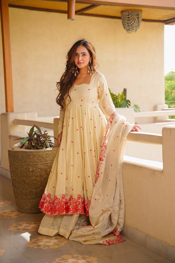 Cream Embroidered Silk Anarkali Suit Set with Sarara | Varnavi