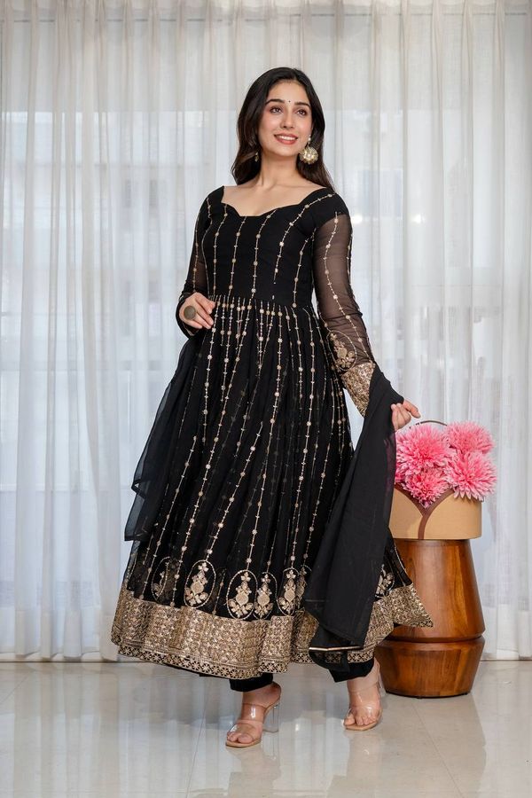 Black Zari Sequins Embroidered Anarkali Suit Set | Varnavi!