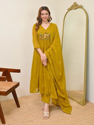 Mustard Embroidered Chanderi Kurta Set for Women - Varnavi.
