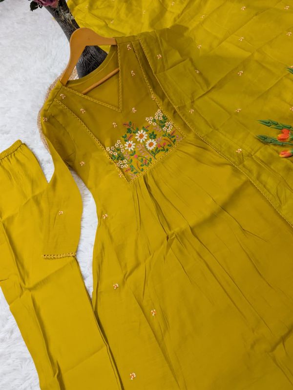 Mustard Embroidered Chanderi Kurta Set for Women - Varnavi.