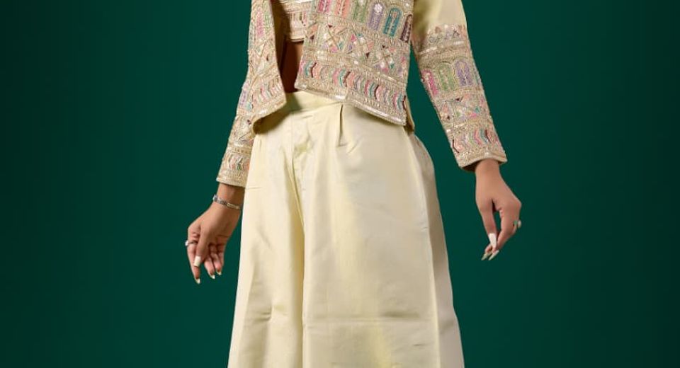 Statement Dupattas to Style with Navratri Salwar Suits Without Losing Ease