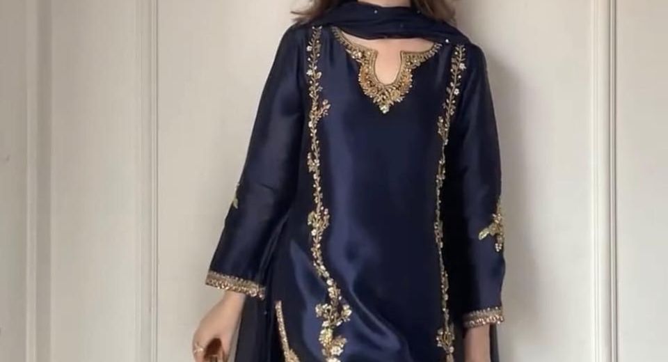 Bandhani Suit Styles for Gujarati Navratri and Garba That Move With You