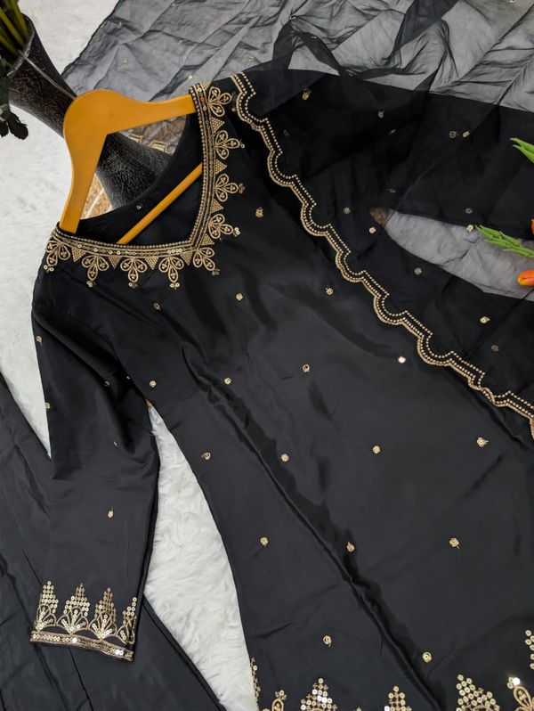 Black Heavy Silk Crepe Kurta Set with Sequence Embroidery