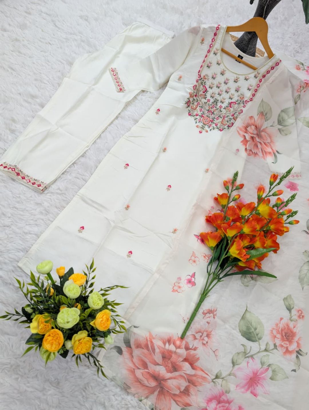 White Chanderi Kurta Set with Floral Embroidery and Dupatta