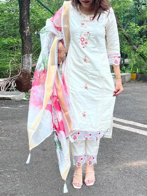White Chanderi Kurta Set with Floral Embroidery and Dupatta