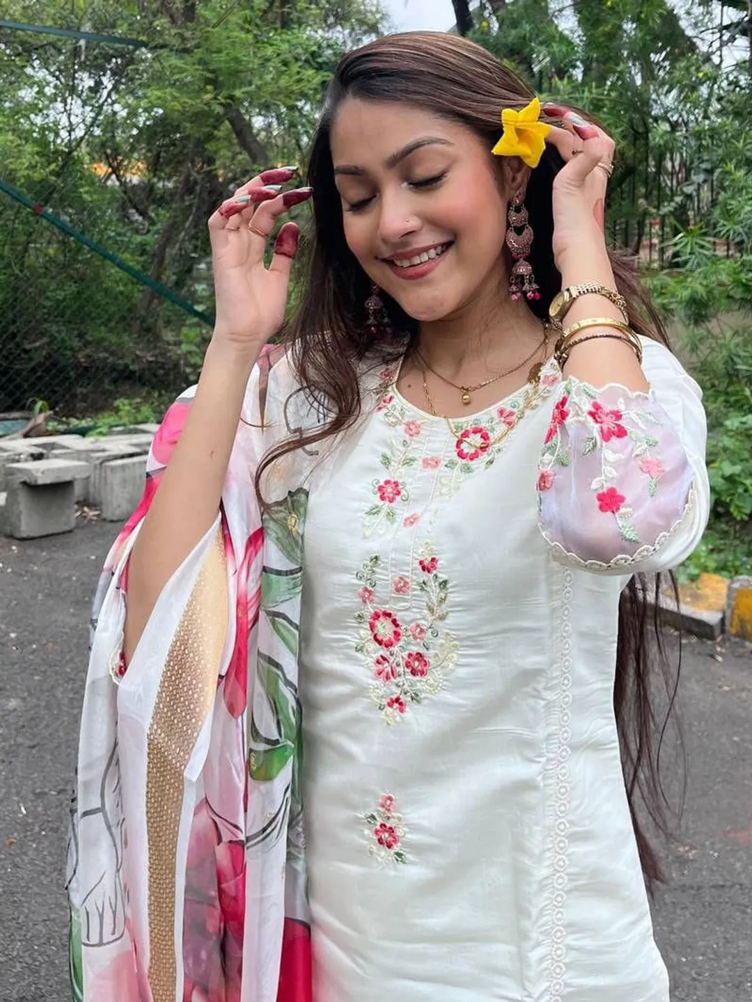 White Chanderi Kurta Set with Floral Embroidery and Dupatta