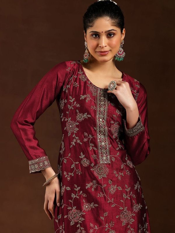 Maroon Vichitra Silk Kurta Set with Elegant Embroidery Work