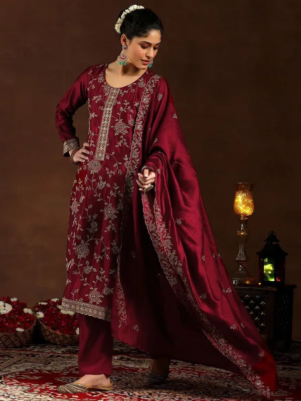 Maroon Vichitra Silk Kurta Set with Elegant Embroidery Work