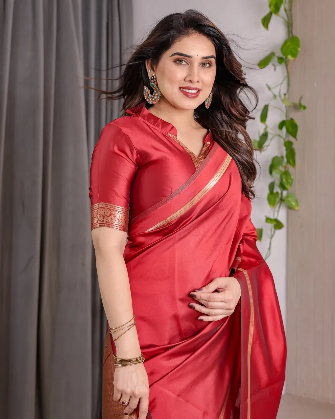 Red Banarasi Soft Silk Saree With Golden Zari Floral Border