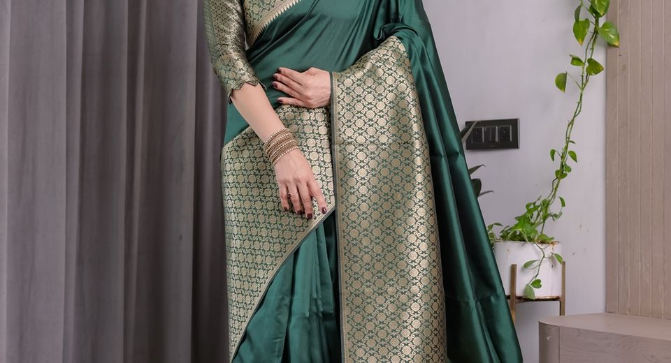 Dev Deepawali Varanasi Fashion: Banarasi Sarees & Traditional Outfits for the Ghat Lights