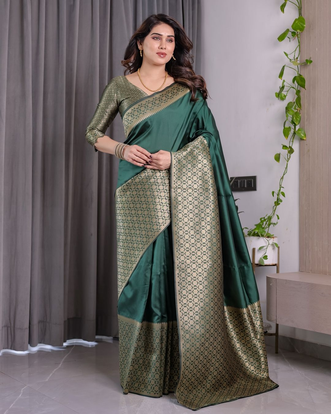 Deep Green Banarasi Soft Silk Saree With Golden Zari Border