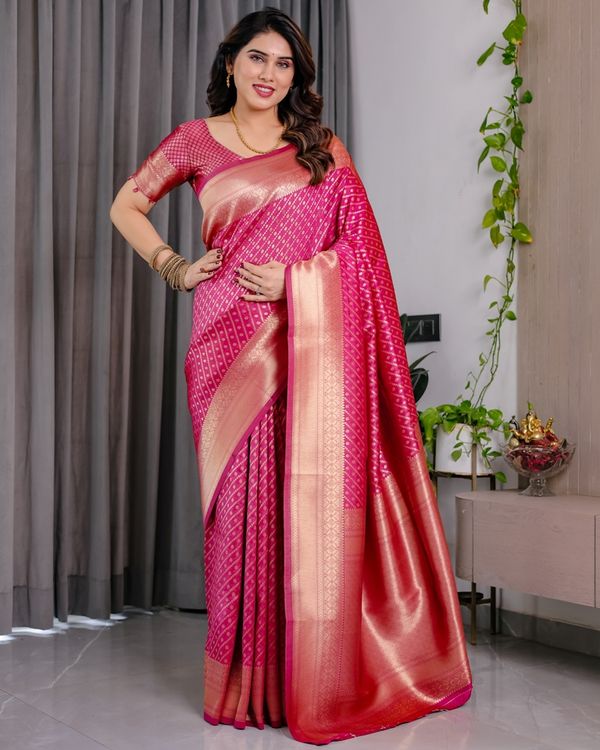 Magenta Banarasi Soft Silk Zari Saree | Varnavi Online