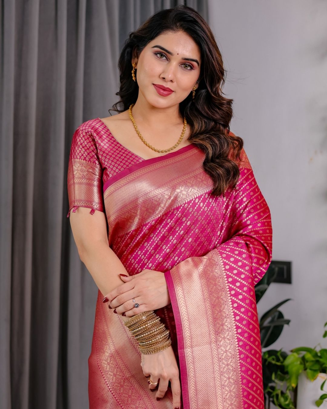 Magenta Banarasi Soft Silk Zari Saree | Varnavi Online
