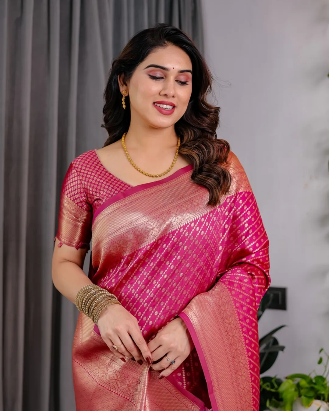 Magenta Banarasi Soft Silk Zari Saree | Varnavi Online