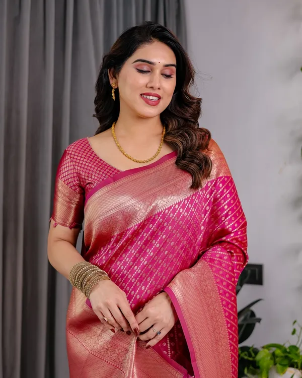 Magenta Banarasi Soft Silk Zari Saree | Varnavi Online