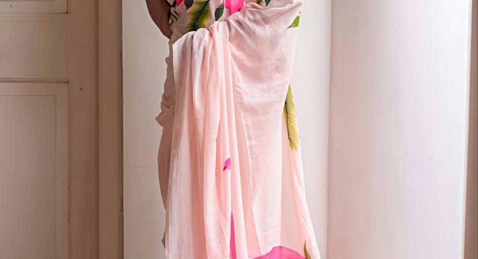 A Travel-Light Wedding Guest Outfit Without Sacrificing the Festive Look