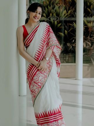Ivory Red Folk Art Print Linen Cotton Saree