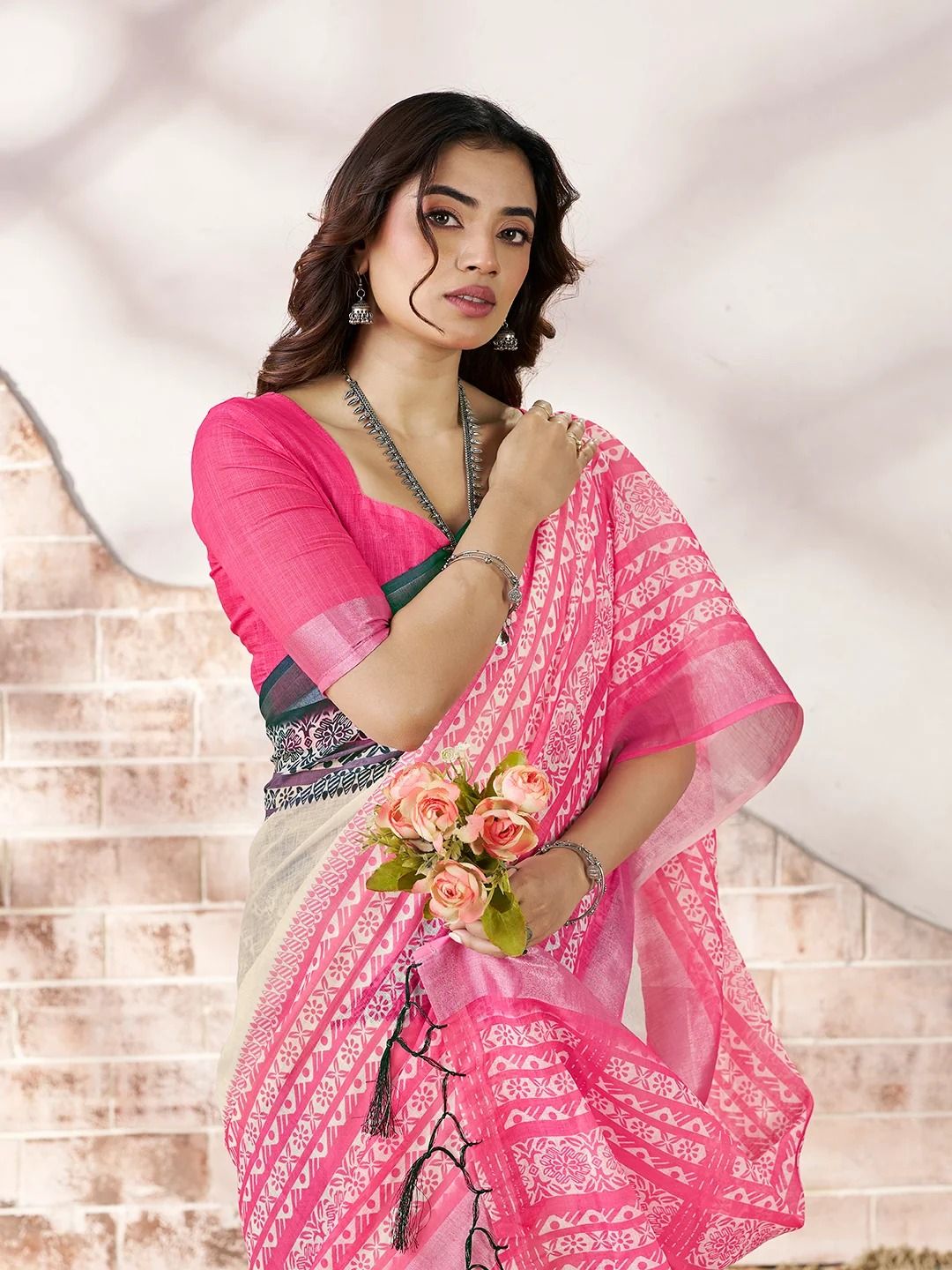 VARNAVI Cream Linen Cotton Printed Saree with Pink Border